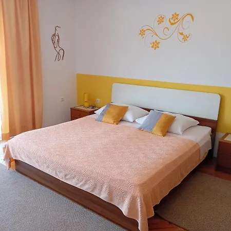 Heidi Apartman